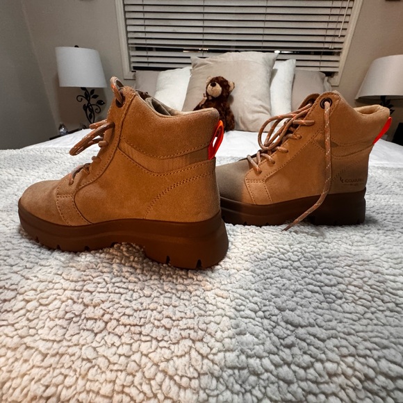 Koolaburra Shoes - Koolaburra Tan Lace Up Boots